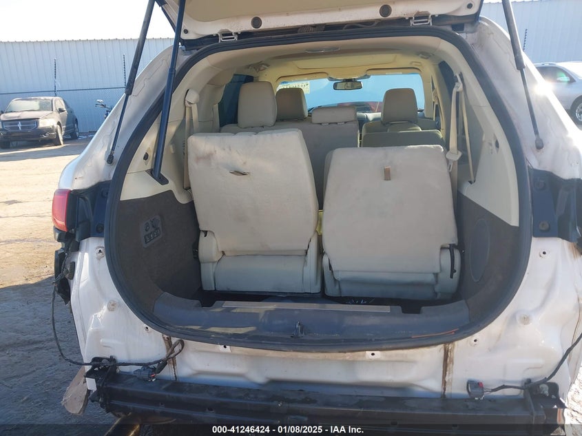 2014 LINCOLN MKT - 2LMHJ5AT9EBL52165