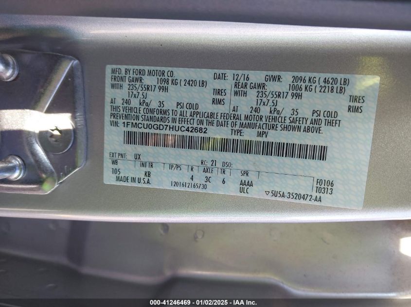 VIN 1FMCU0GD7HUC42682 2017 Ford Escape, SE no.9