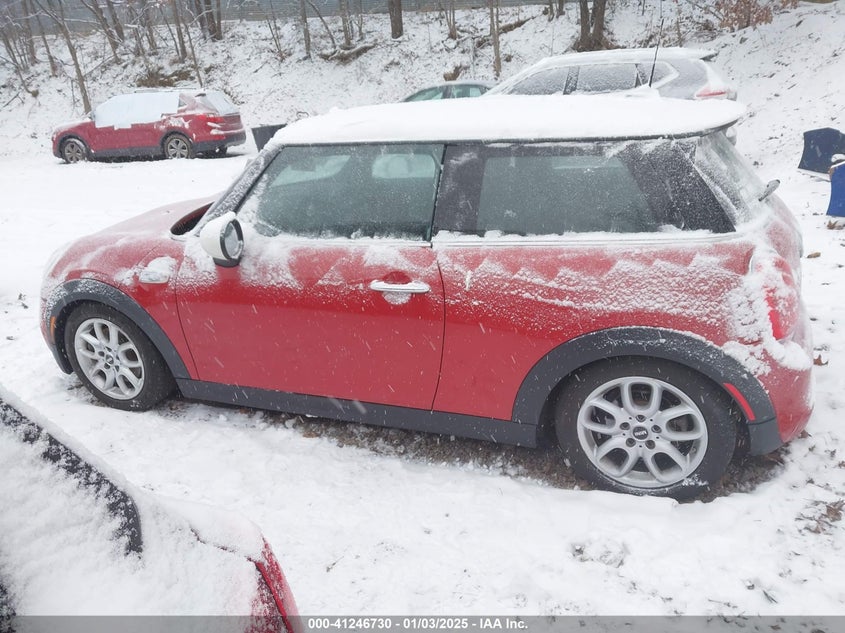 2016 MINI HARDTOP VIN: WMWXP7C54G2C61107