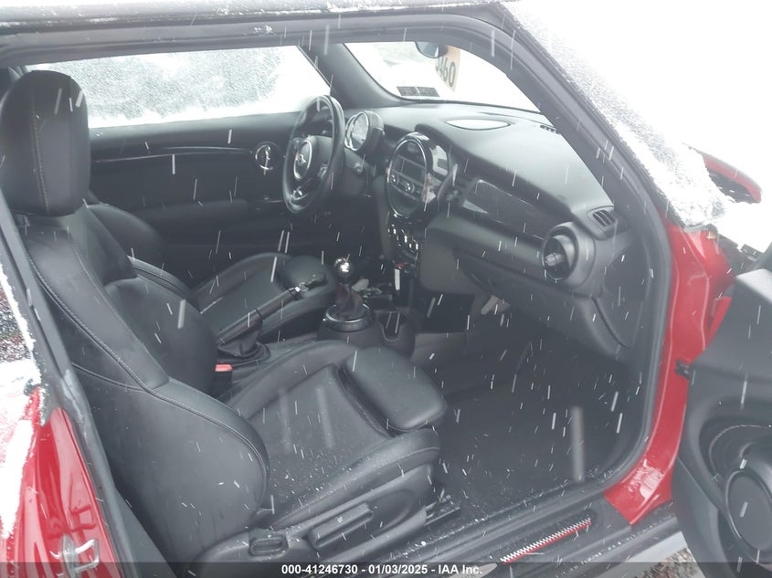 2016 MINI HARDTOP VIN: WMWXP7C54G2C61107