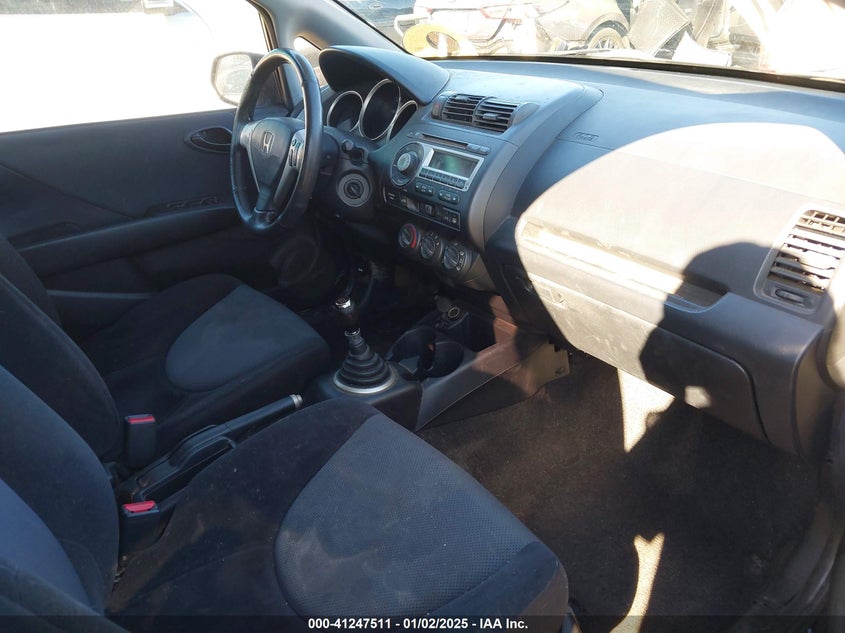 2008 HONDA FIT VIN: JHMGD37678S058345