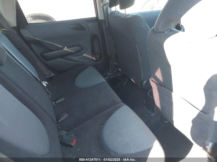 2008 HONDA FIT VIN: JHMGD37678S058345