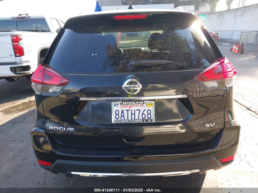 2017 NISSAN ROGUE SV - KNMAT2MT0HP612326