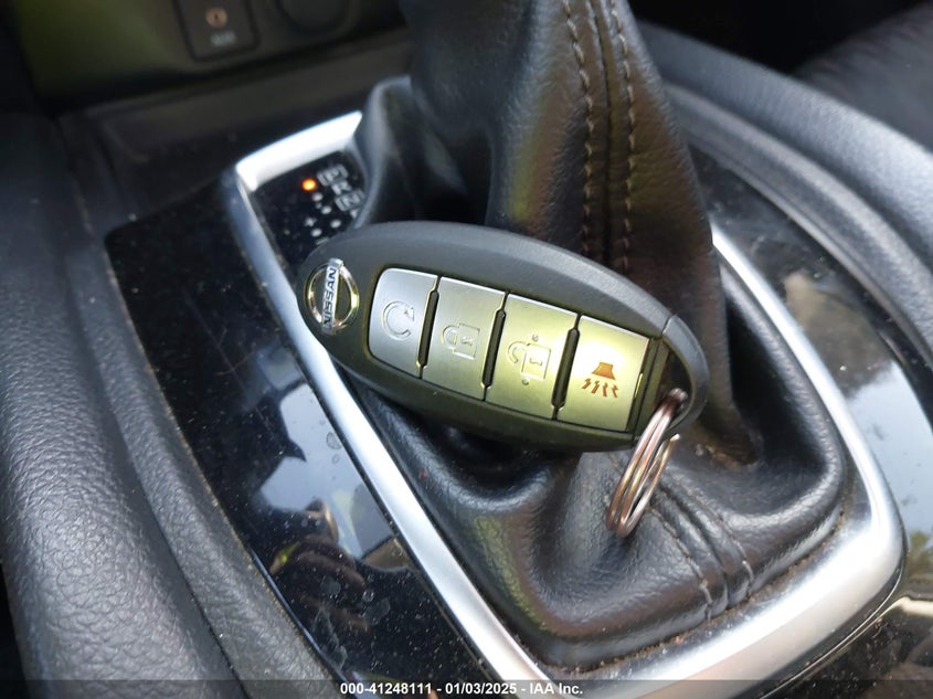 2017 NISSAN ROGUE SV - KNMAT2MT0HP612326