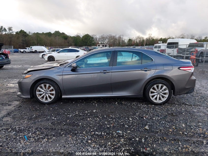 2018 TOYOTA CAMRY VIN: 4T1B11HK5JU582166