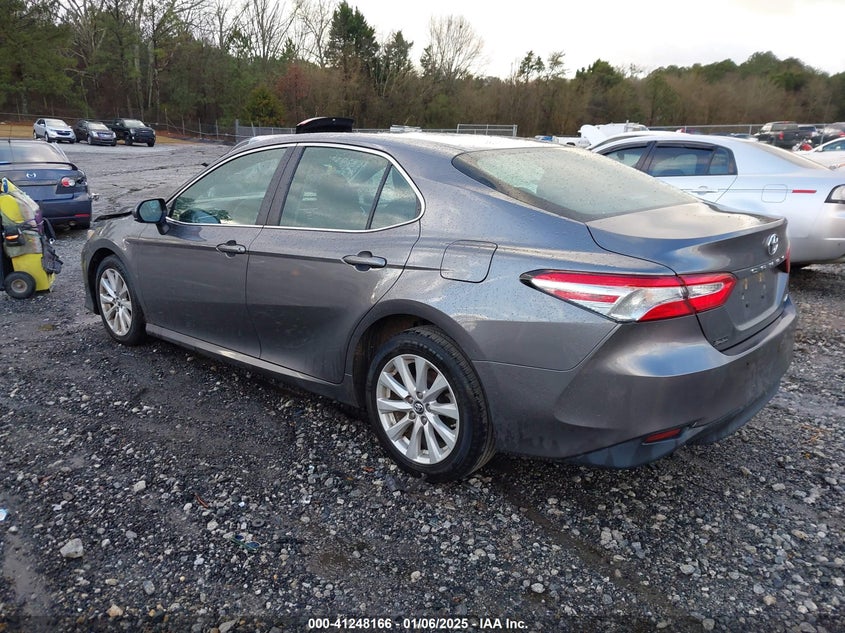 2018 TOYOTA CAMRY VIN: 4T1B11HK5JU582166