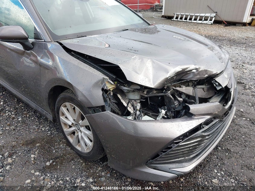 2018 TOYOTA CAMRY VIN: 4T1B11HK5JU582166