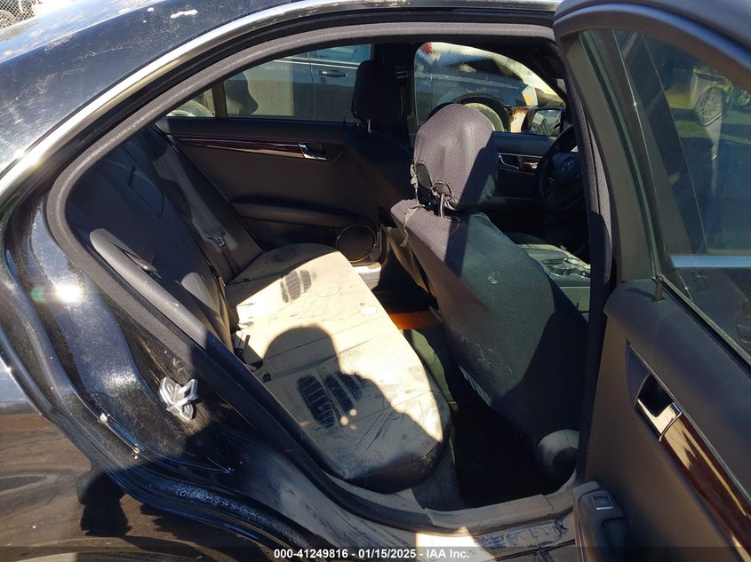 2011 MERCEDES-BENZ C VIN: WDDGF8BBXBR168601