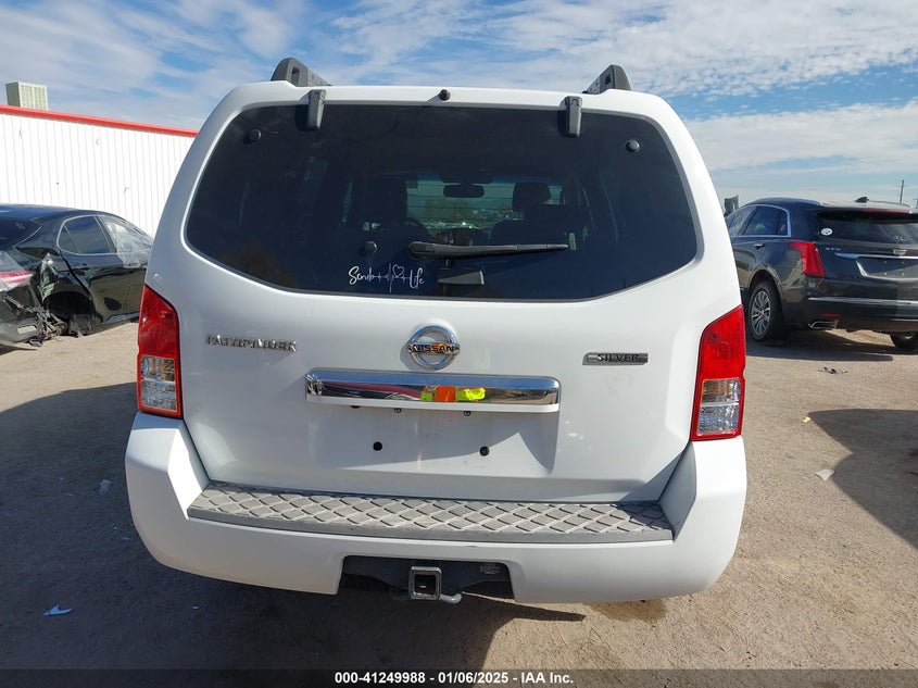 2011 NISSAN PATHFINDER VIN: 5N1AR1NB8BC621588