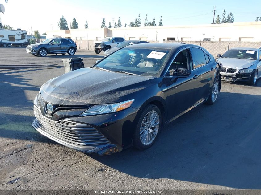 VIN 4T1F31AK0LU532977 2020 Toyota Camry, Xle Hybrid no.2