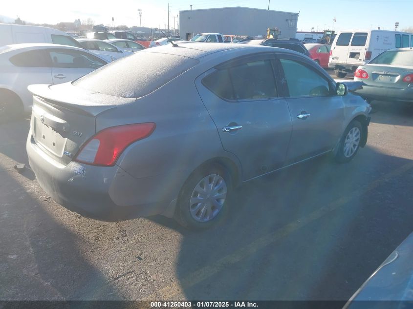 VIN 3N1CN7AP5DL833470 2013 NISSAN VERSA no.4