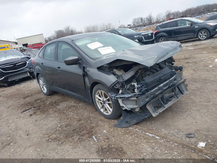 VIN 1FADP3F20JL258810 2018 FORD FOCUS no.1