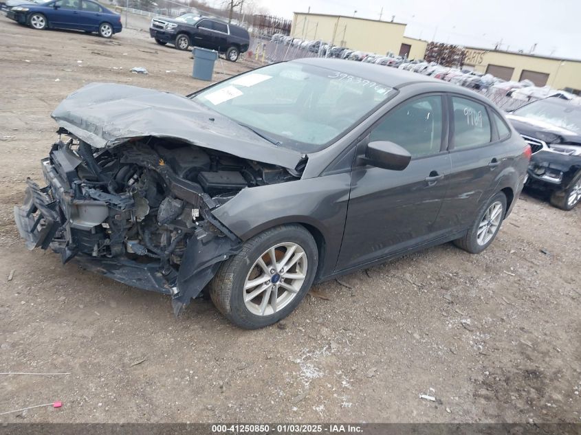 VIN 1FADP3F20JL258810 2018 FORD FOCUS no.2