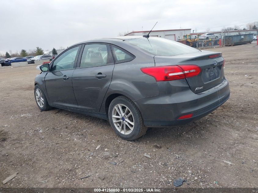 VIN 1FADP3F20JL258810 2018 FORD FOCUS no.3