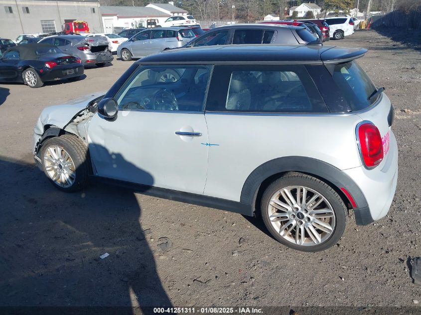 2015 Mini Hardtop Cooper S VIN: WMWXP7C58F2A38423 Lot: 41251311