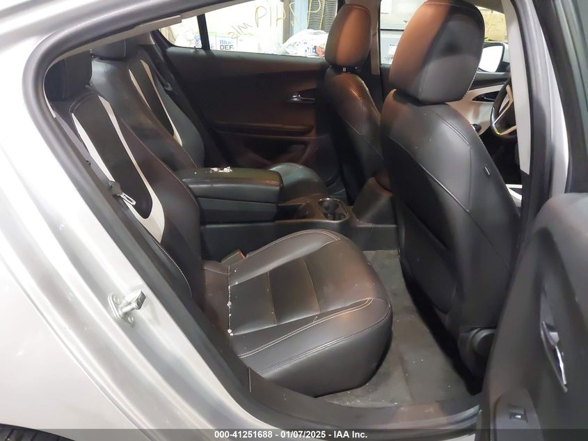 2013 CHEVROLET VOLT VIN: 1G1RB6E40DU100008