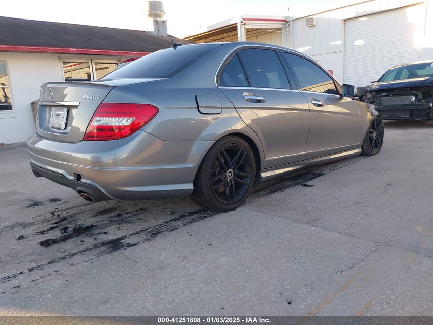 2012 MERCEDES-BENZ C 300 VIN: WDDGF8BB8CR211995