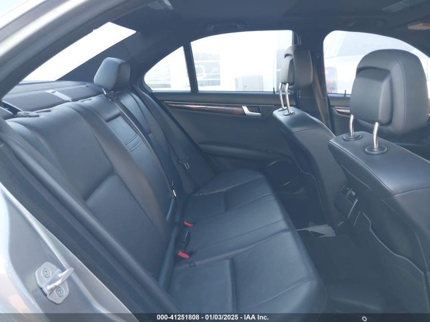2012 MERCEDES-BENZ C 300 VIN: WDDGF8BB8CR211995