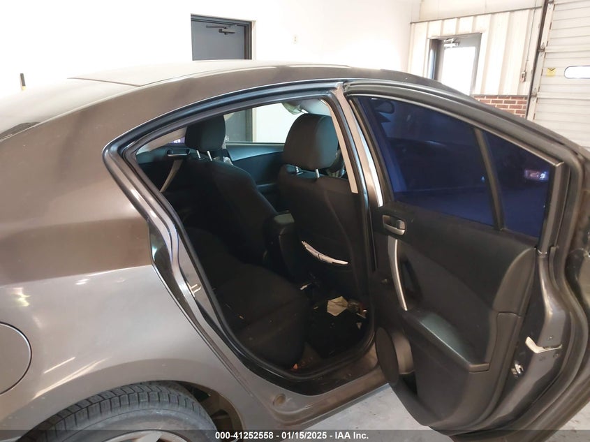 2010 MAZDA MAZDA3 VIN: JM1BL1S60A1221553