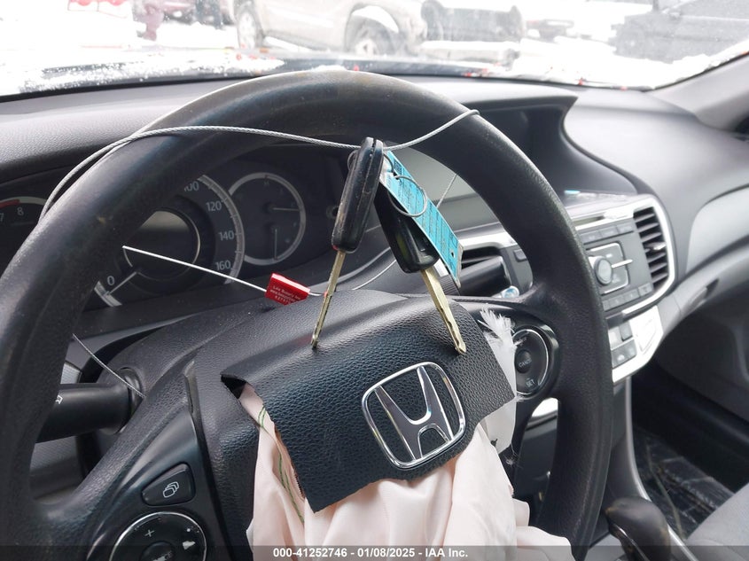 2013 HONDA ACCORD VIN: 1HGCR2F36DA157372