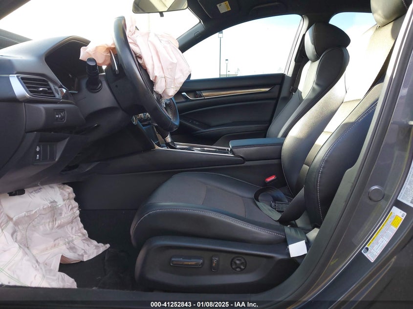 2018 HONDA ACCORD VIN: 1HGCV1F35JA113512