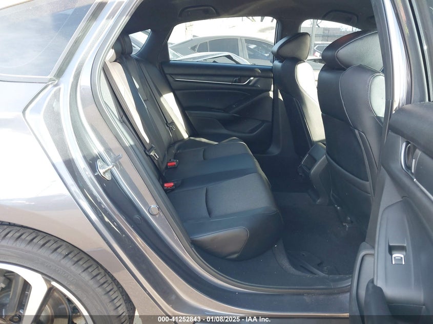 2018 HONDA ACCORD VIN: 1HGCV1F35JA113512