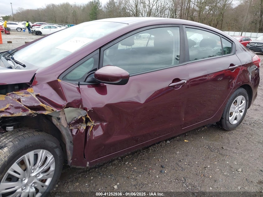 2018 KIA FORTE VIN: 3KPFK4A78JE273851