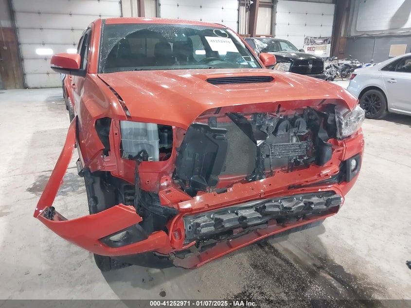 VIN 3TMDZ5BN0JM037805 2018 TOYOTA TACOMA TRD SPORT