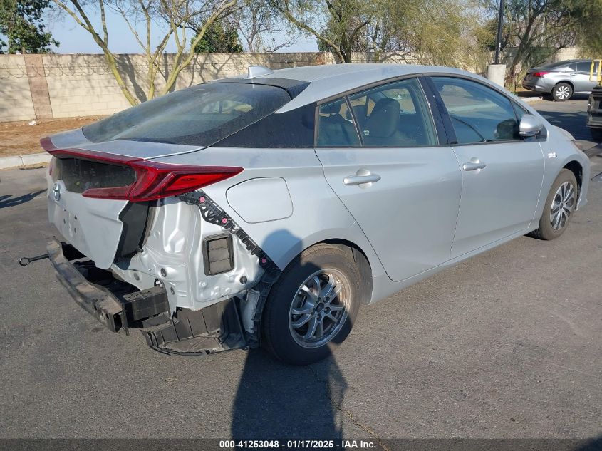 VIN JTDKARFP3L3152954 2020 Toyota Prius, Prime LE no.4