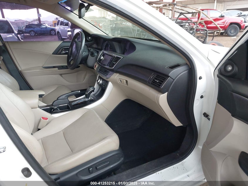2013 HONDA ACCORD VIN: 1HGCR3F8XDA006407