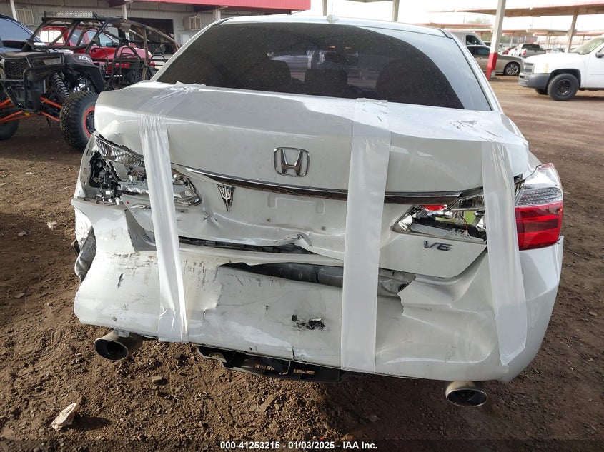 2013 HONDA ACCORD VIN: 1HGCR3F8XDA006407