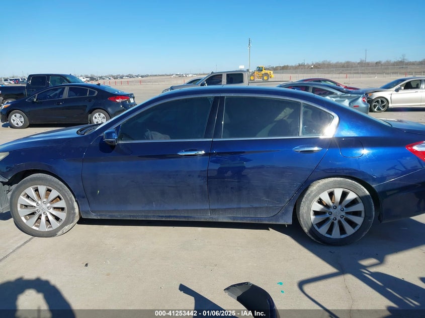 2013 HONDA ACCORD VIN: 1HGCR3F88DA038093