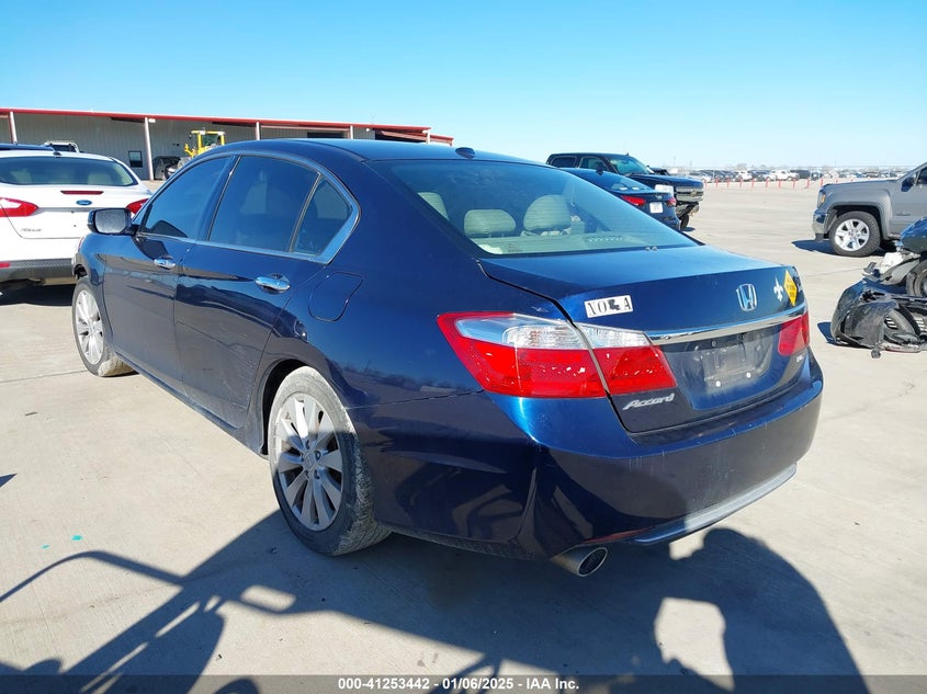 2013 HONDA ACCORD VIN: 1HGCR3F88DA038093
