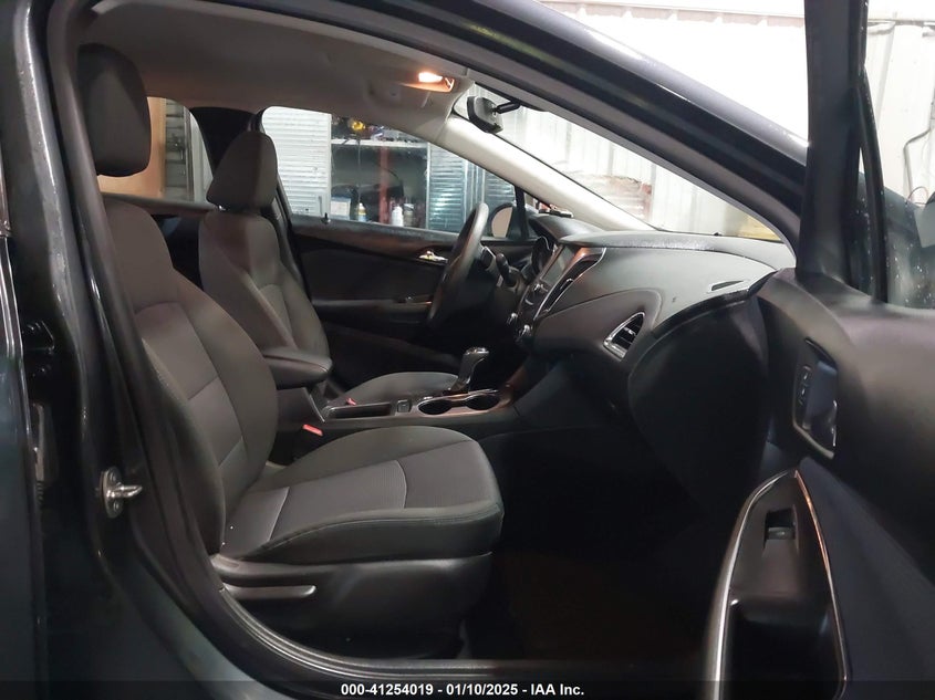 2017 CHEVROLET CRUZE VIN: 1G1BE5SM0H7126846