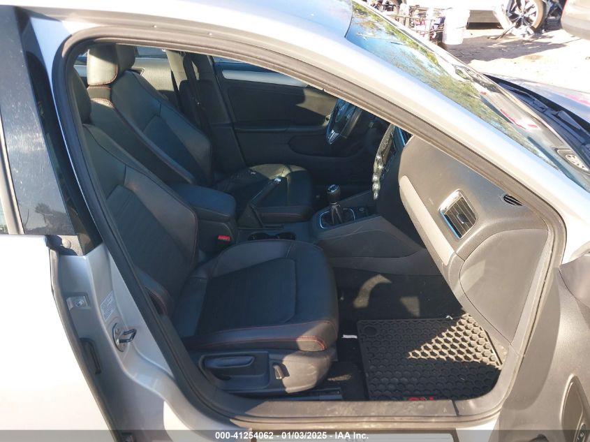 2014 VOLKSWAGEN JETTA GLI AUTOBAHN W/NAV - 3VW5T7AJ4EM397419