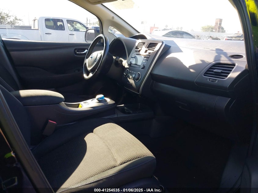 2015 NISSAN LEAF VIN: 1N4AZ0CP5FC303811