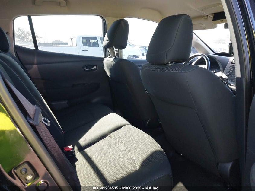 2015 NISSAN LEAF VIN: 1N4AZ0CP5FC303811