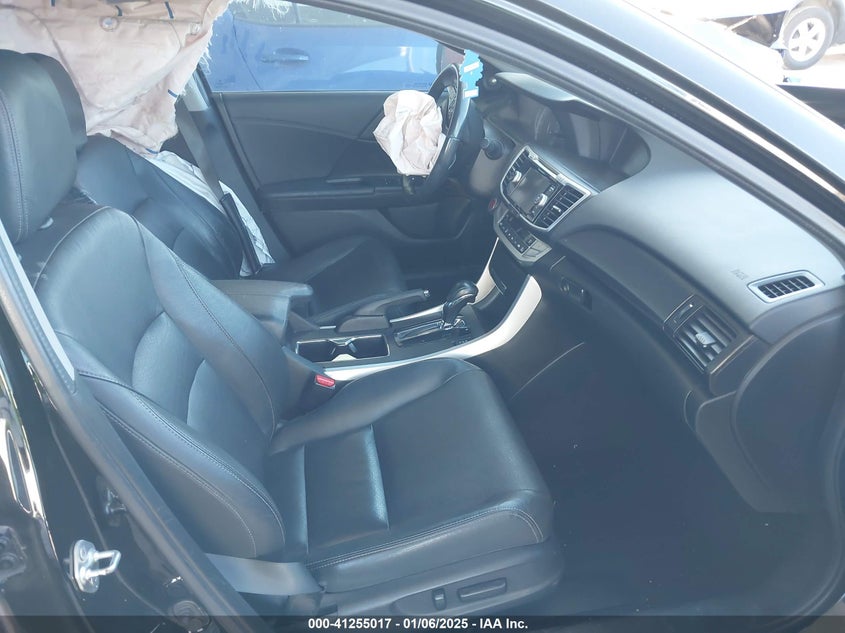 2013 HONDA ACCORD VIN: 1HGCR3F83DA038180