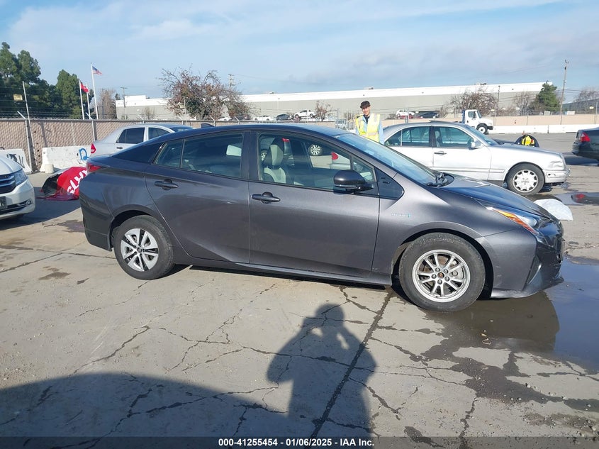 2016 TOYOTA PRIUS VIN: JTDKARFU8G3508441