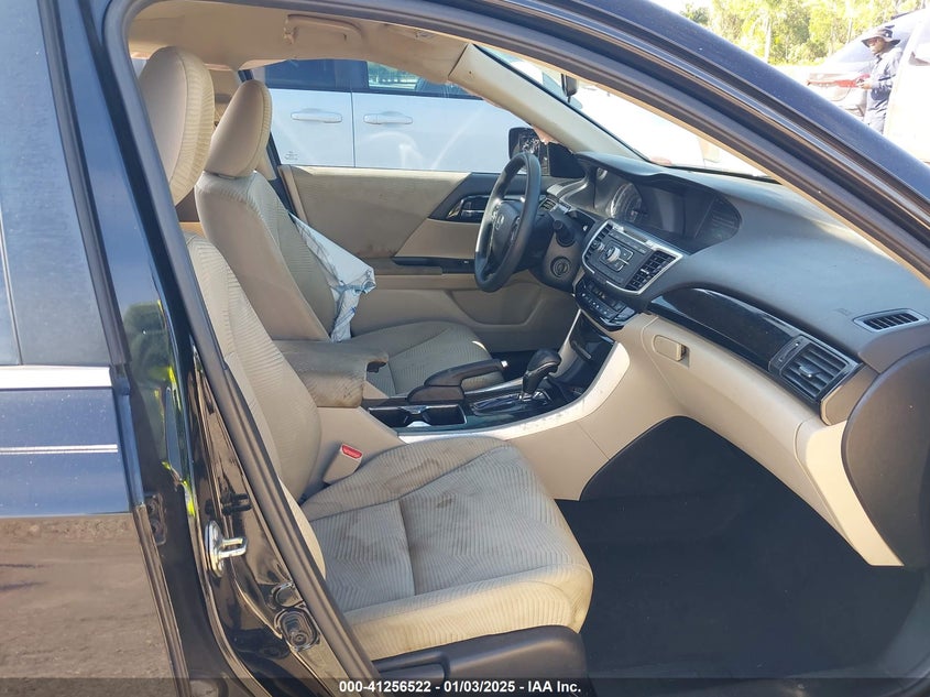 2016 HONDA ACCORD VIN: 1HGCR2F33GA230167