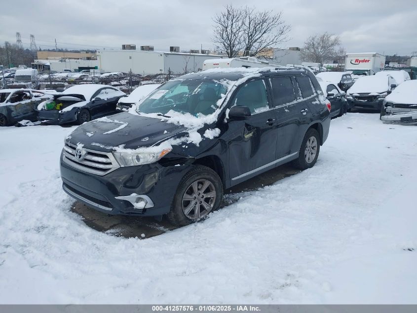 VIN 5TDBK3EHXDS227640 2013 Toyota Highlander, Se V6 no.2