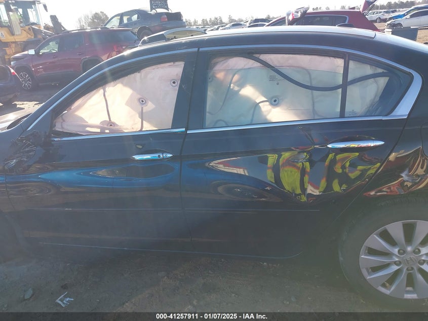 2014 HONDA ACCORD VIN: 1HGCR3F87EA038815