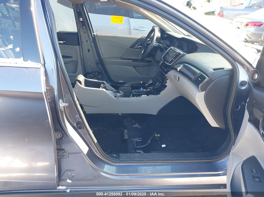 2016 HONDA ACCORD SEDAN VIN: 1HGCR3F9XGA018943