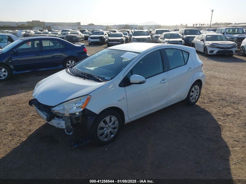 VIN JTDKDTB3XE1086005 2014 Toyota Prius, C Three no.2