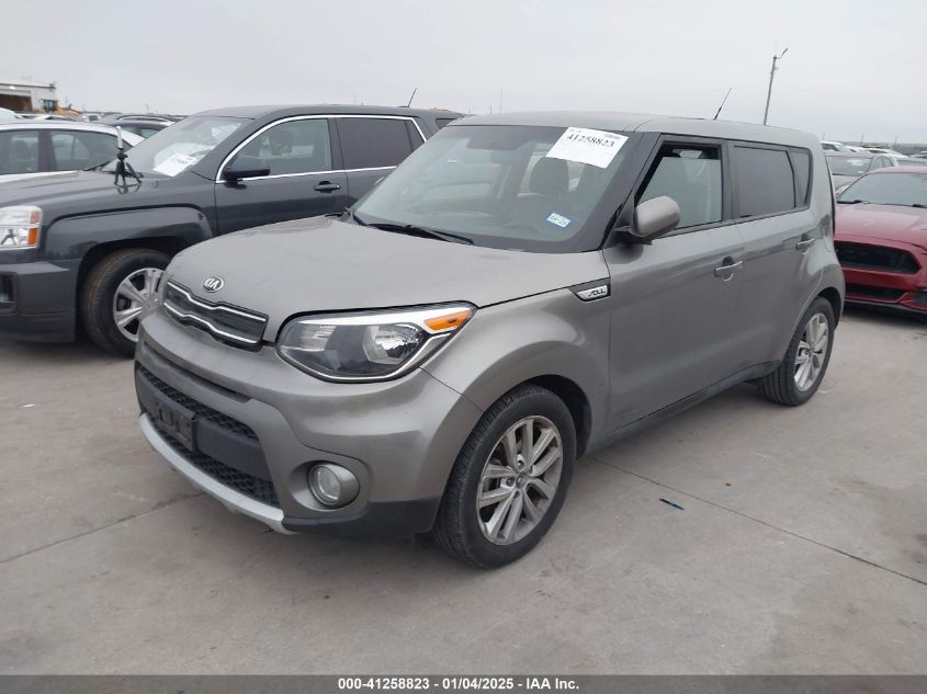 VIN KNDJP3A58J7601726 2018 KIA SOUL no.2