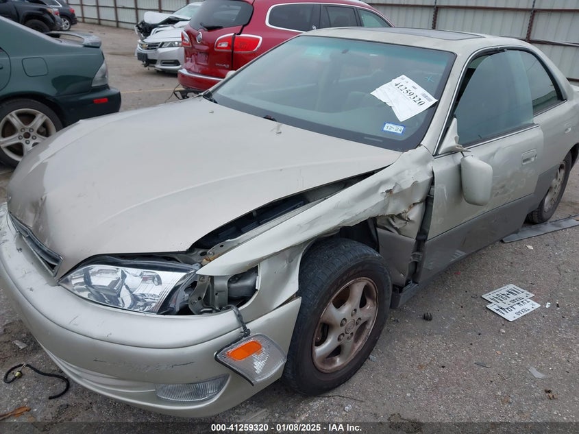 1998 Lexus Es 300 VIN: JT8BF28G4W0127586 Lot: 41259320