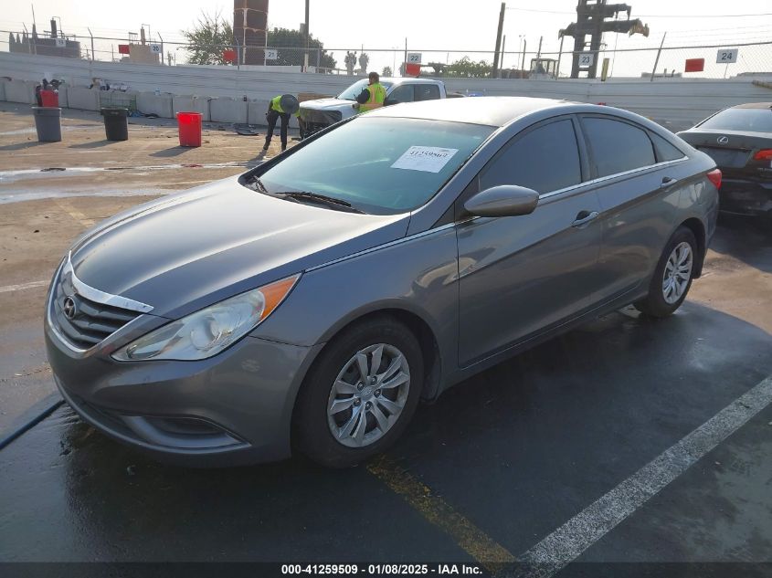 VIN 5NPEB4AC1DH597930 2013 Hyundai Sonata, Gls no.2