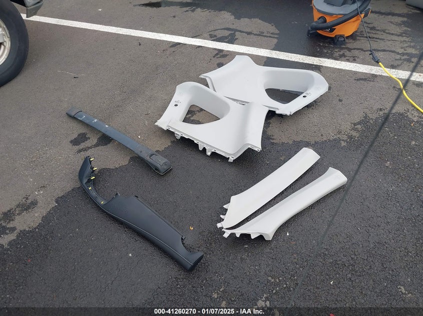 2014 TOYOTA RAV4 XLE - 2T3RFREV8EW169944