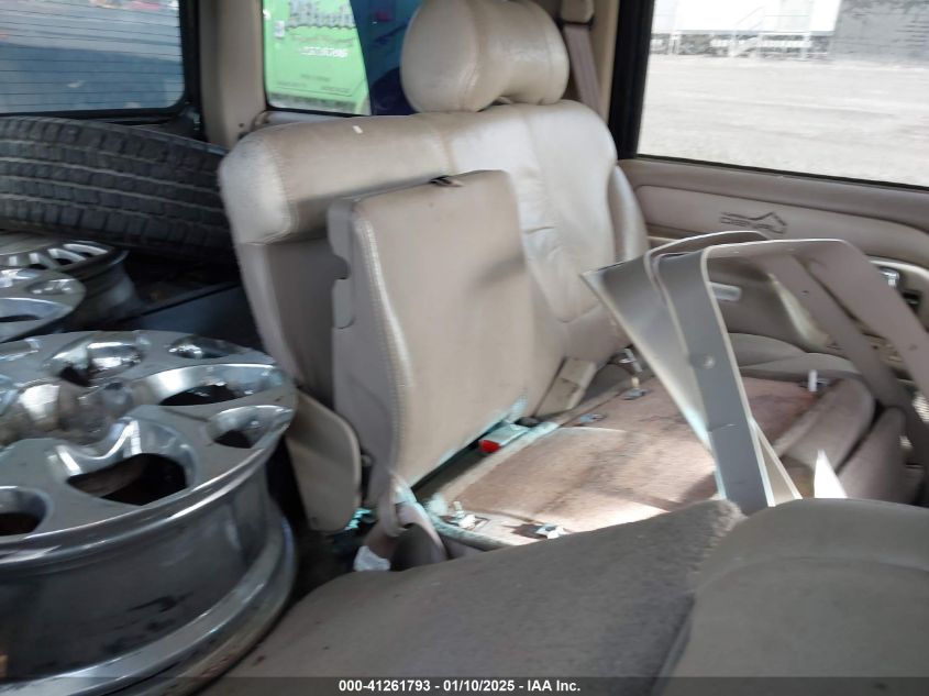 2000 GMC Yukon Denali VIN: 1GKEK63R8YR229812 Lot: 41261793