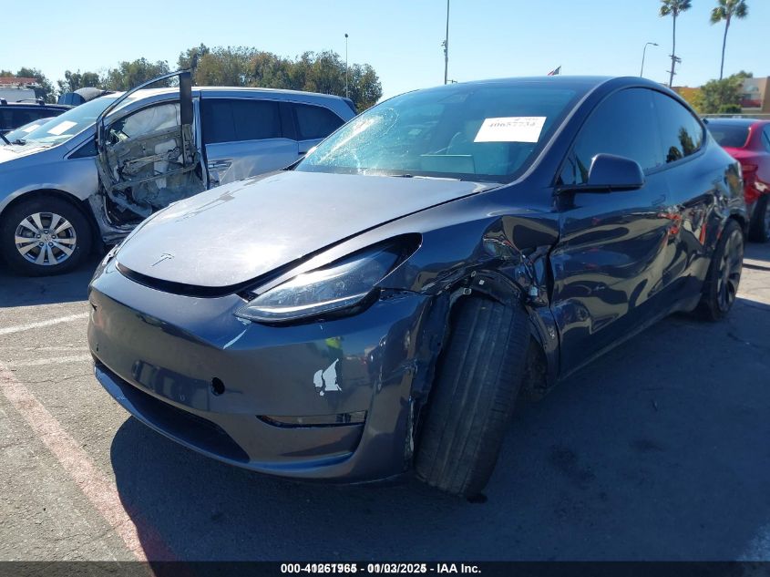 VIN 7SAYGDEF8NF398556 2022 TESLA MODEL Y no.2